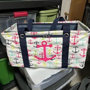 Thirty- One medium anchor tote with navy sat and up insert